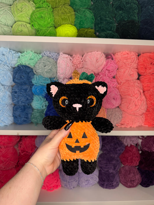Crochet Pumpkin Cat
