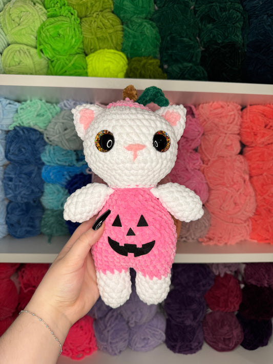 Crochet White Pumpkin Cat